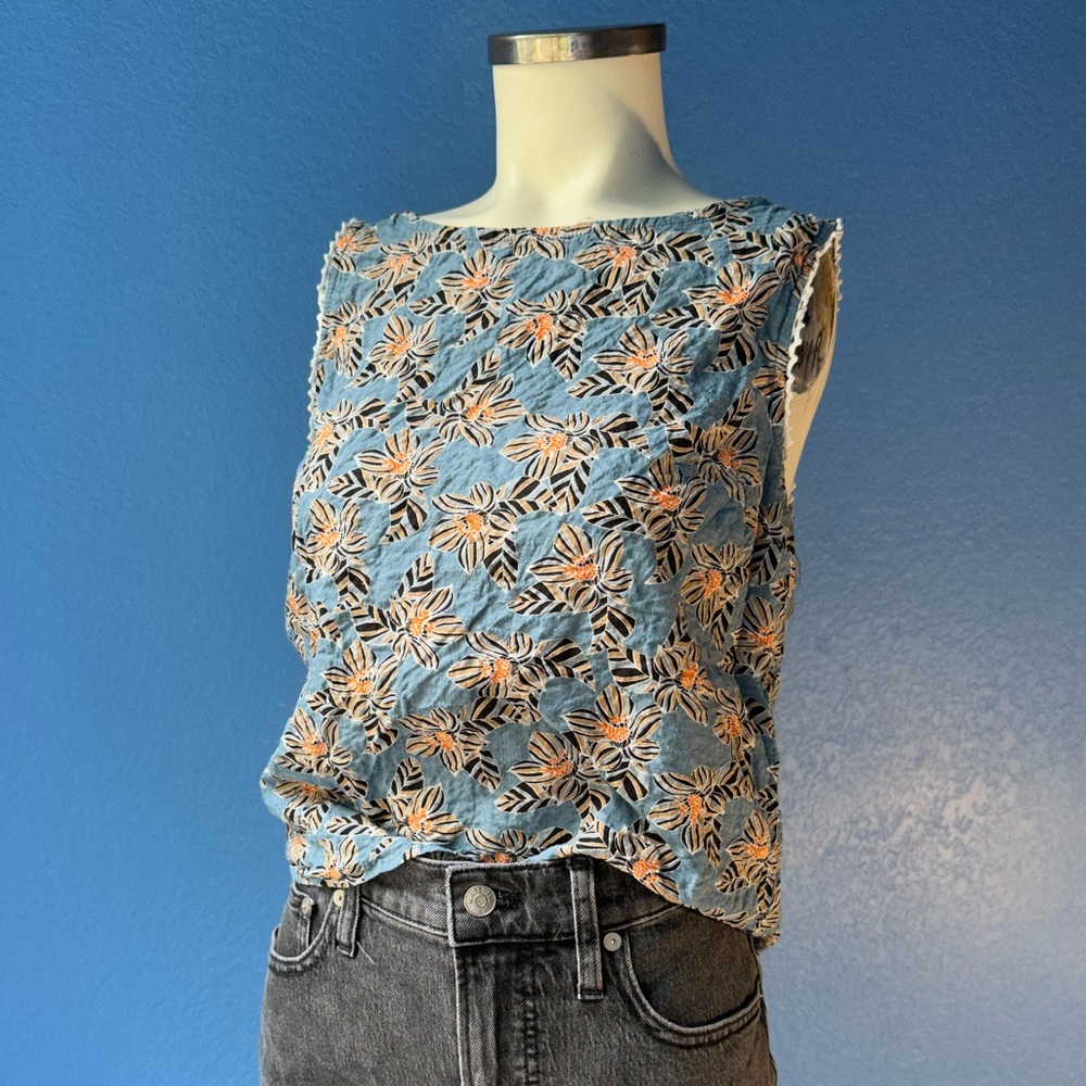 ModCloth blue/grey floral sleeveless top with buttons up the back, size medium